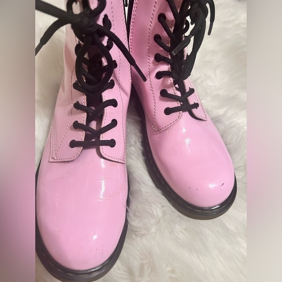 Doc Martins AirWait boots with bouncing soles - Picture 4 of 9